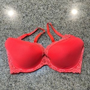 Red natori bra